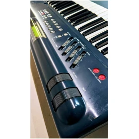 Sintetizador Digital Korg 707 Midi De 49 Notas Usado - Image 4