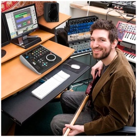 Behringer X Touch One Superficie Controlador DAW + Audio interface - Image 6