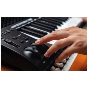 Controlador M-Audio Keystation 61 Mk3 Midi USB - Image 2