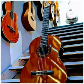 Guitarra Clasica Yamaha C40II Cuerdas de Nylon 4/4 - Image 3