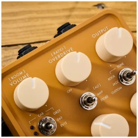 Pedal de Efecto Universal Audio Enigma 82 Preamp Overdrive - Image 4