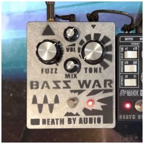 Pedal de Distorsión Death By Audio Bass War Fuzz - Image 3