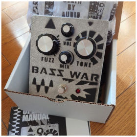 Pedal de Distorsión Death By Audio Bass War Fuzz - Image 5