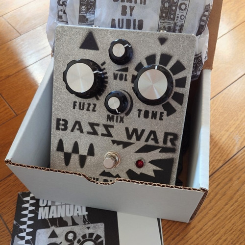 Pedal de Distorsión Death By Audio Bass War Fuzz - Image 5