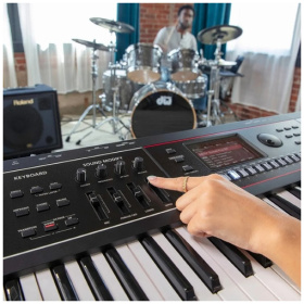 Sintetizador Roland Juno D6 de 61 Teclas - Image 3