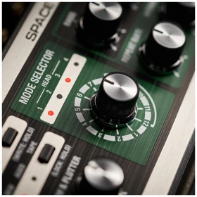 Pedal de Efecto Boss RE202 Space Echo Delay Reverb Digital - Image 8