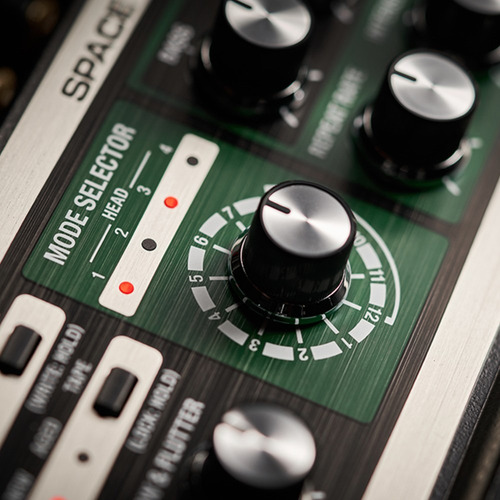 Pedal de Efecto Boss RE202 Space Echo Delay Reverb Digital - Image 8