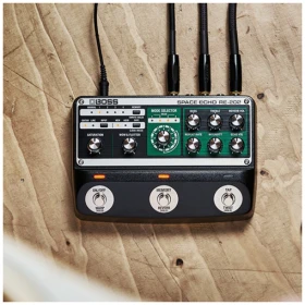 Pedal de Efecto Boss RE202 Space Echo Delay Reverb Digital - Image 7