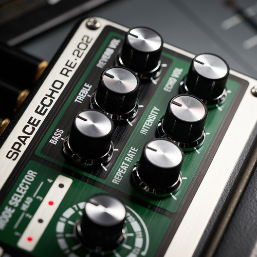 Pedal de Efecto Boss RE202 Space Echo Delay Reverb Digital - Image 5