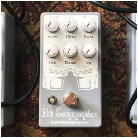 Pedal de Efecto Earthquaker Bit Commander V1 Analog Octaver - Image 3